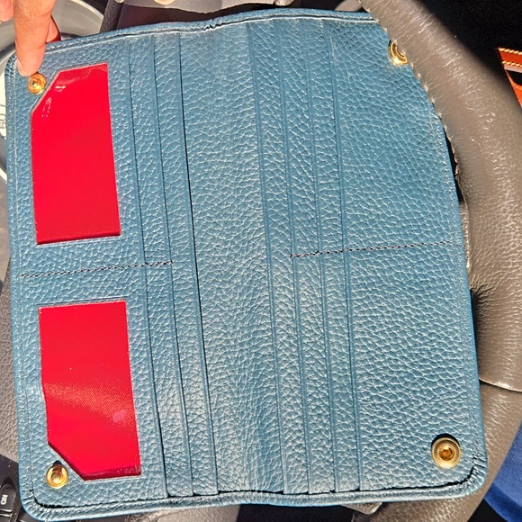 Dooney and Bourke Tatum wristlet/wallet. Teal pebble grain leather - Picture 4 of 6